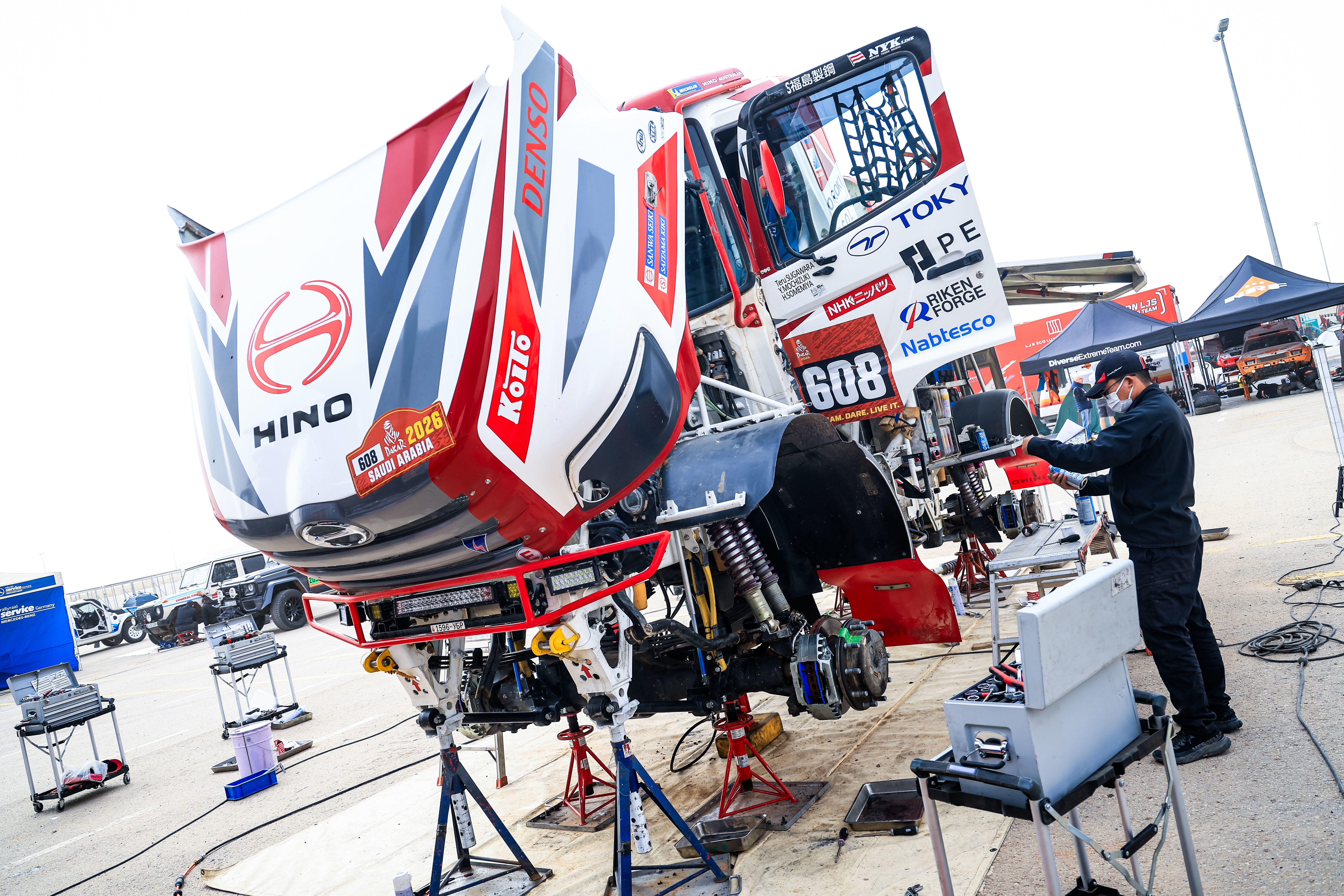中間休息日のリヤドで車両をリフレッシュ 後半戦でさらなる上位進出を目指す
