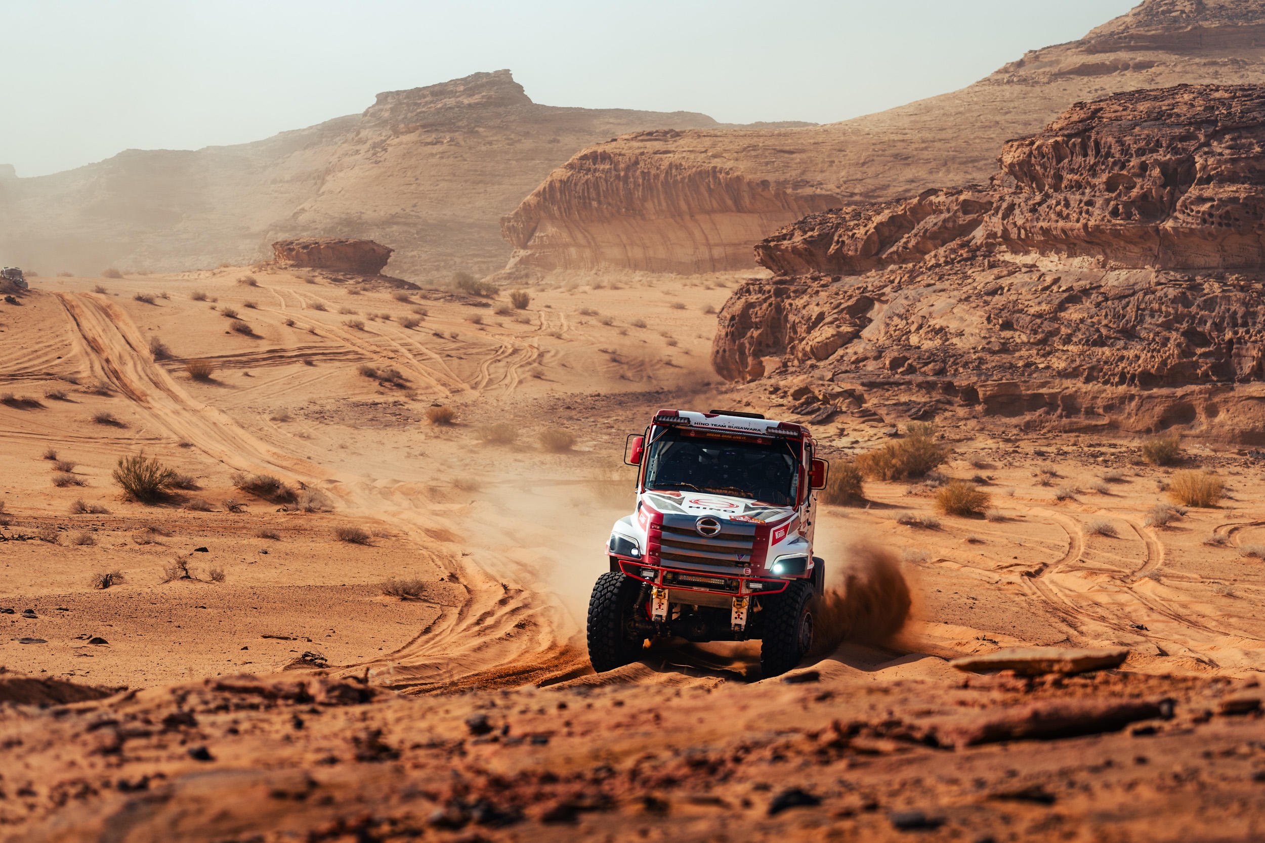 マラソンの1日目を順調に走破 パンクはあったがクラス9位をキープ