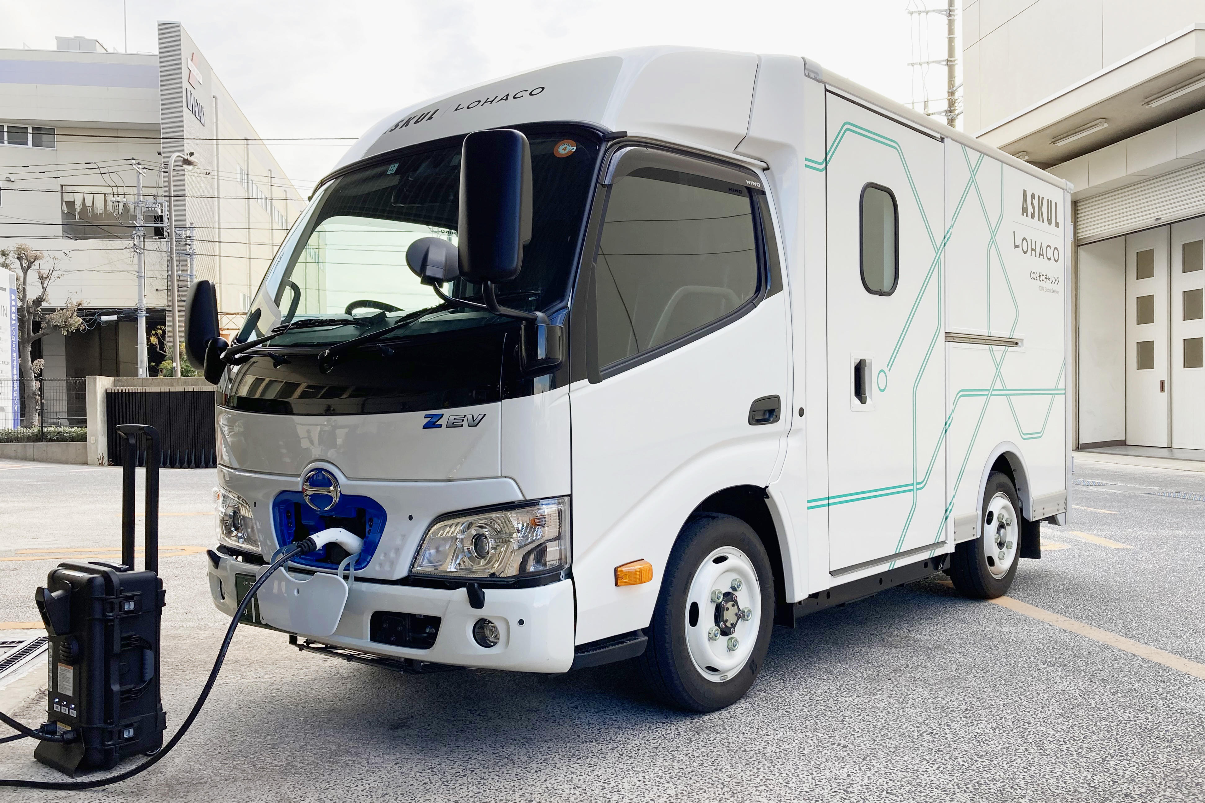 アスクル、CUBE-LINX、日野自動車   小型BEVトラックを用いた電動車最適稼働マネジメントの実証実験を本日から開始 