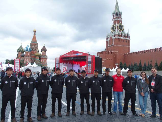 モスクワの赤の広場でスタートセレモニー