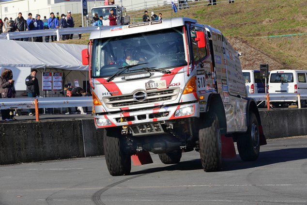 TOYOTA GAZOO Racing FESTIVAL 2014の日野レンジャー同乗走行体験の様子