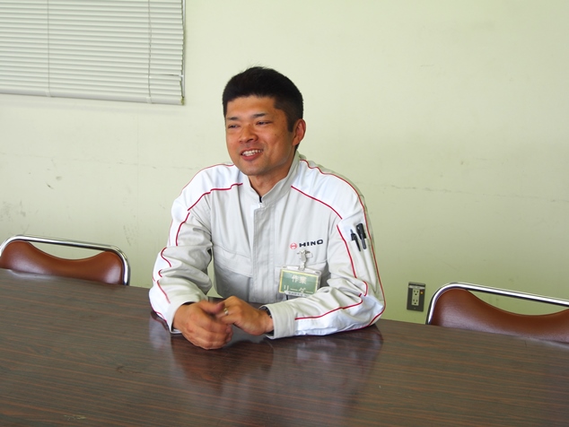 車両生技部の岡部さん