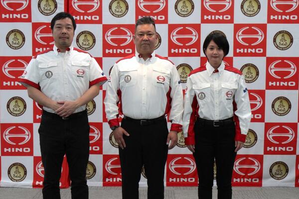 開発責任者の土屋拓麻と現地でサポートをした門馬孝之、蒔田亮子（左から土屋 門馬 蒔田）.JPG