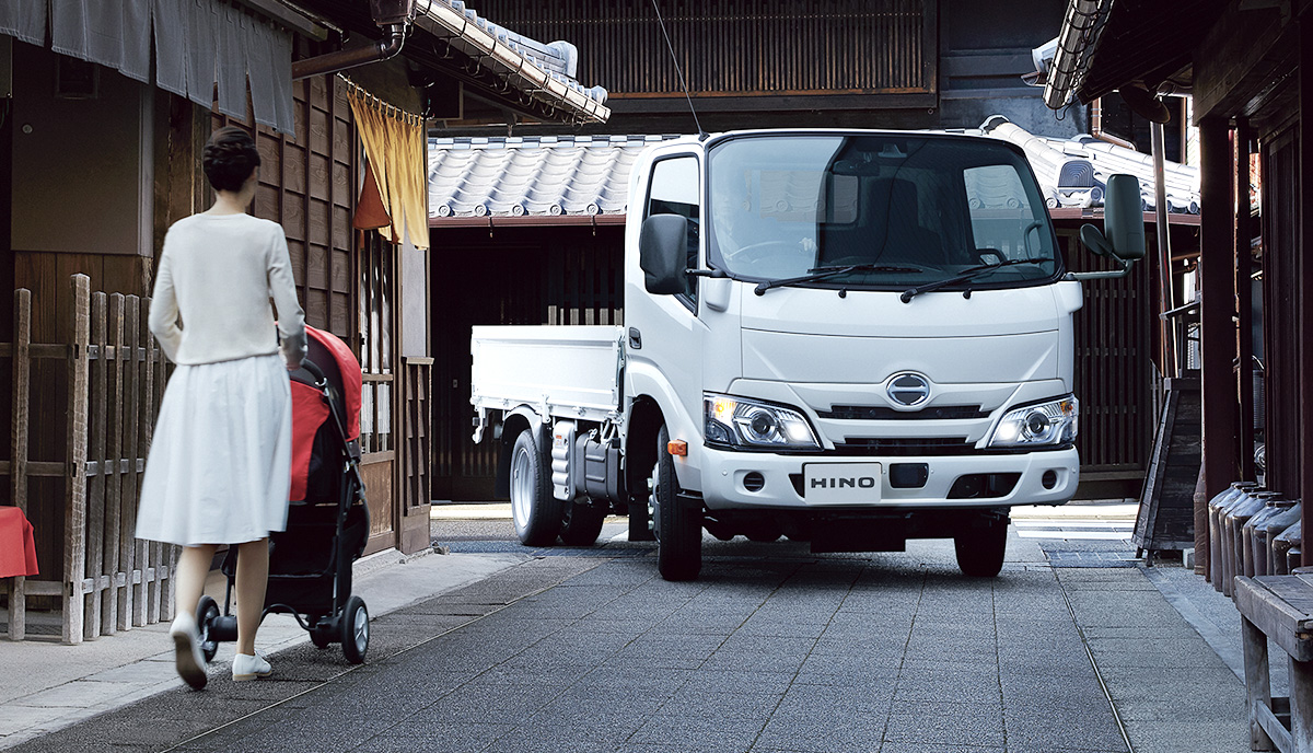 豊富な】 ヤフオク! トラック・商用車バン専用シートカバー 日野 デ...