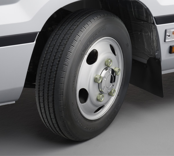 215/70R17.5タイヤ