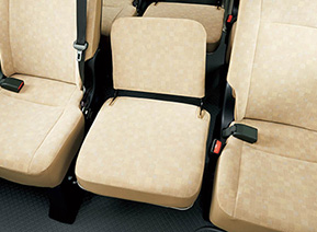 ●補助席（はね上げ式・ローバック）写真はLXロングボデー・29人乗り