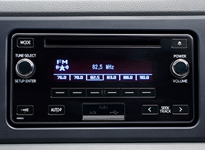 ●AM/FM・CD（USB/AUX端子付）