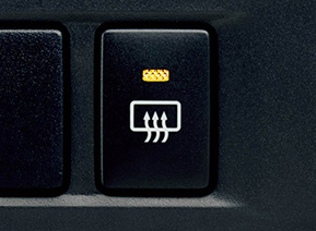 ●熱線ヒーター入りリヤウインド（タイマー付）