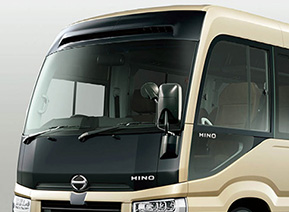 ●フロントパネルブラックアウト●フロントウインドUVカット熱線吸収グリーンガラス（上部ぼかし入り）