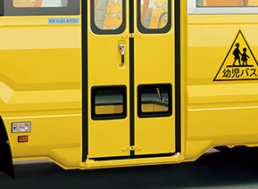 ●幼児用小窓付扉