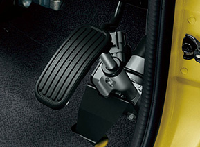 ●アクセルインターロック