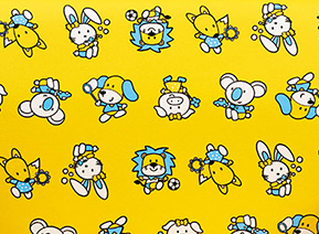 ●幼児専用客席シート表皮：プリント柄入りビニールレザー