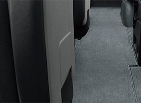 ●通路＆足元カーペット