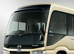 ●フロントパネル／ブラックアウト●フロントウインドUVカット熱線吸収グリーンガラス（上部ぼかし入り）